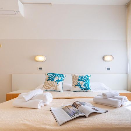 Hotel Selene - Vista Mare Riccione Extérieur photo