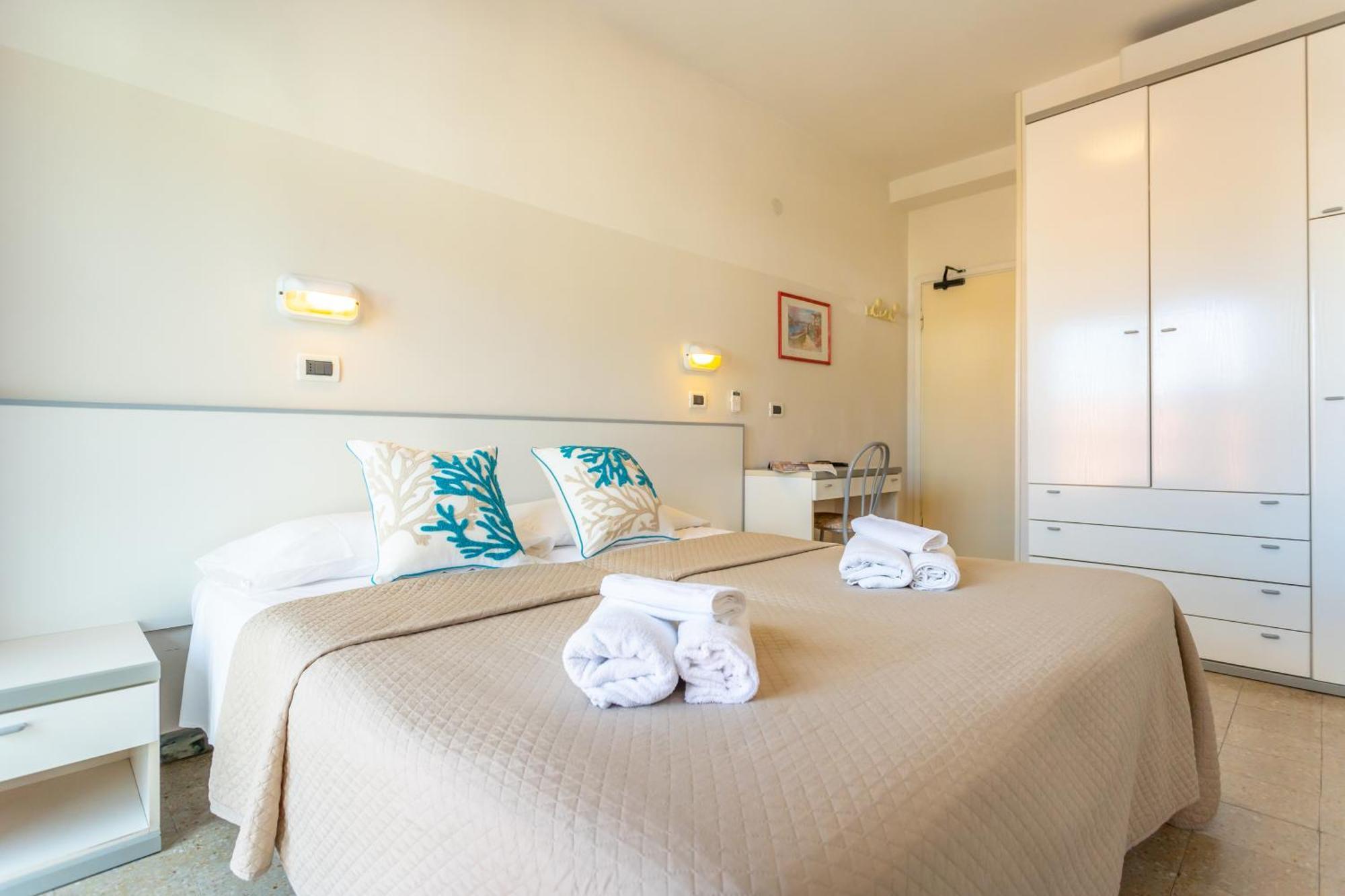 Hotel Selene - Vista Mare Riccione Extérieur photo